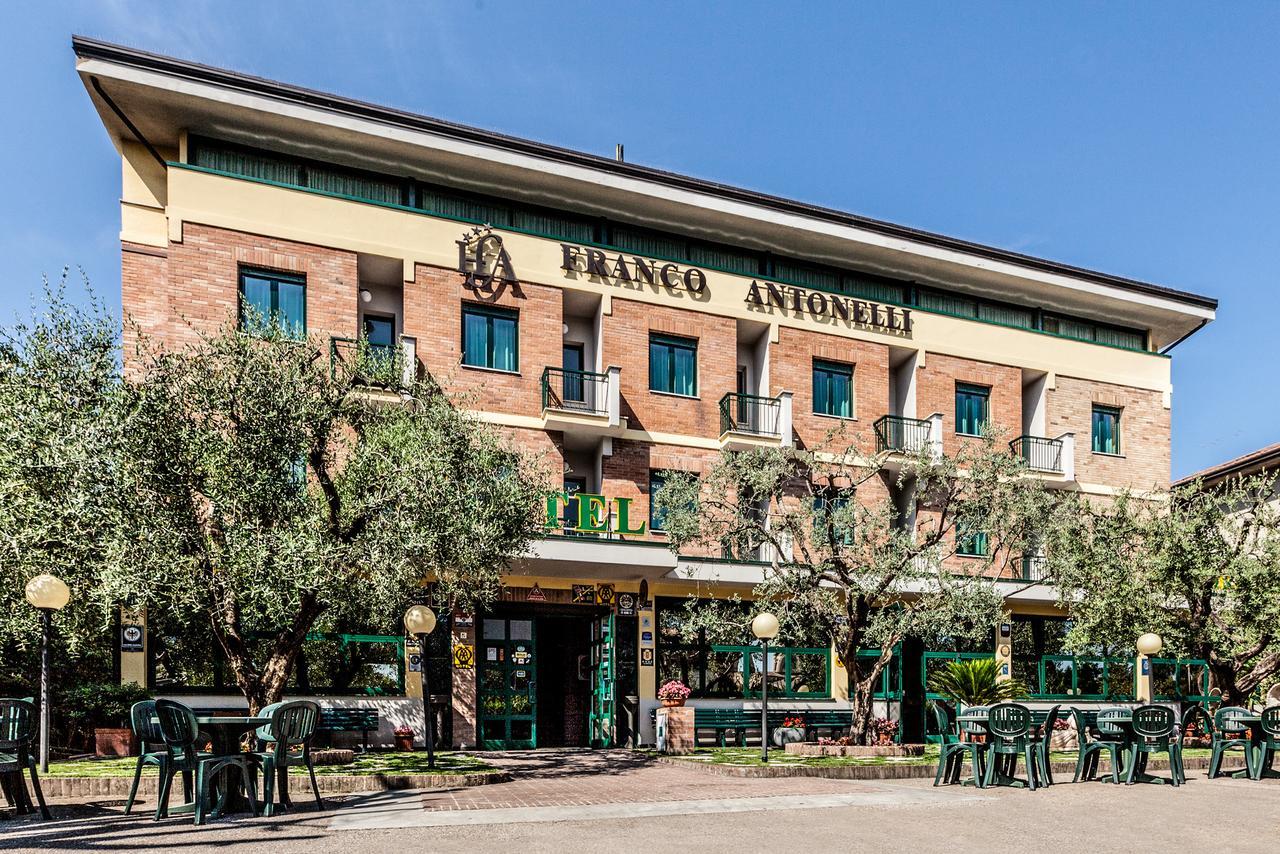 Hotel Franco Antonelli Assisi Bagian luar foto